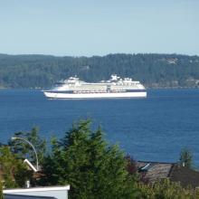 Cruise ship leaving Nanaimo